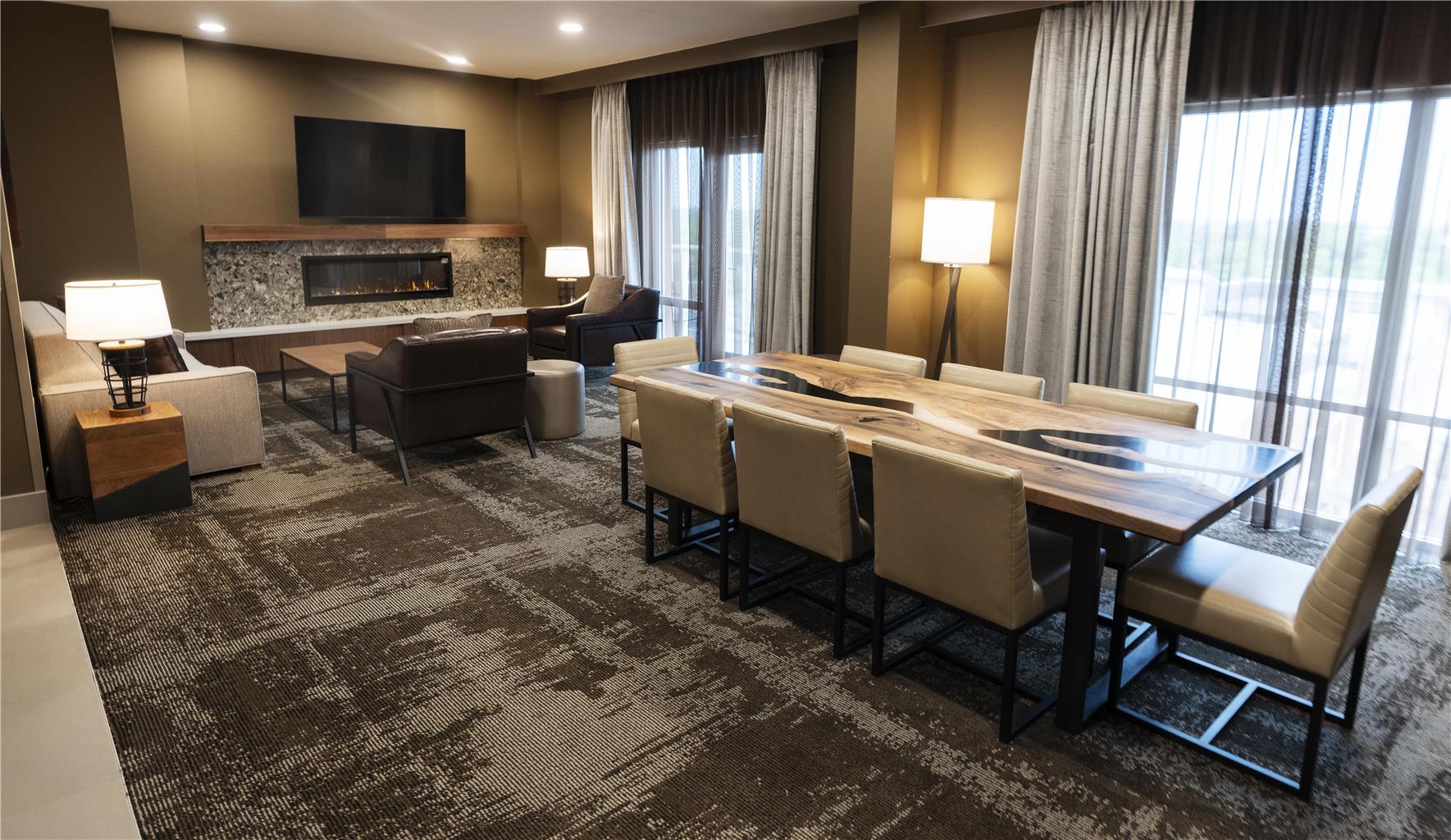 Фото The Broadway Columbia - a DoubleTree by Hilton