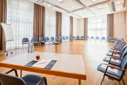 Гостиница Best Western Plus Hotel Am Schlossberg в Нюртингене
