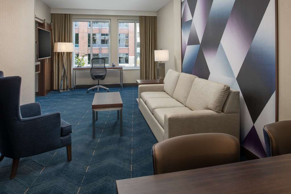 Фото Embassy Suites by Hilton Seattle Downtown Pioneer Square