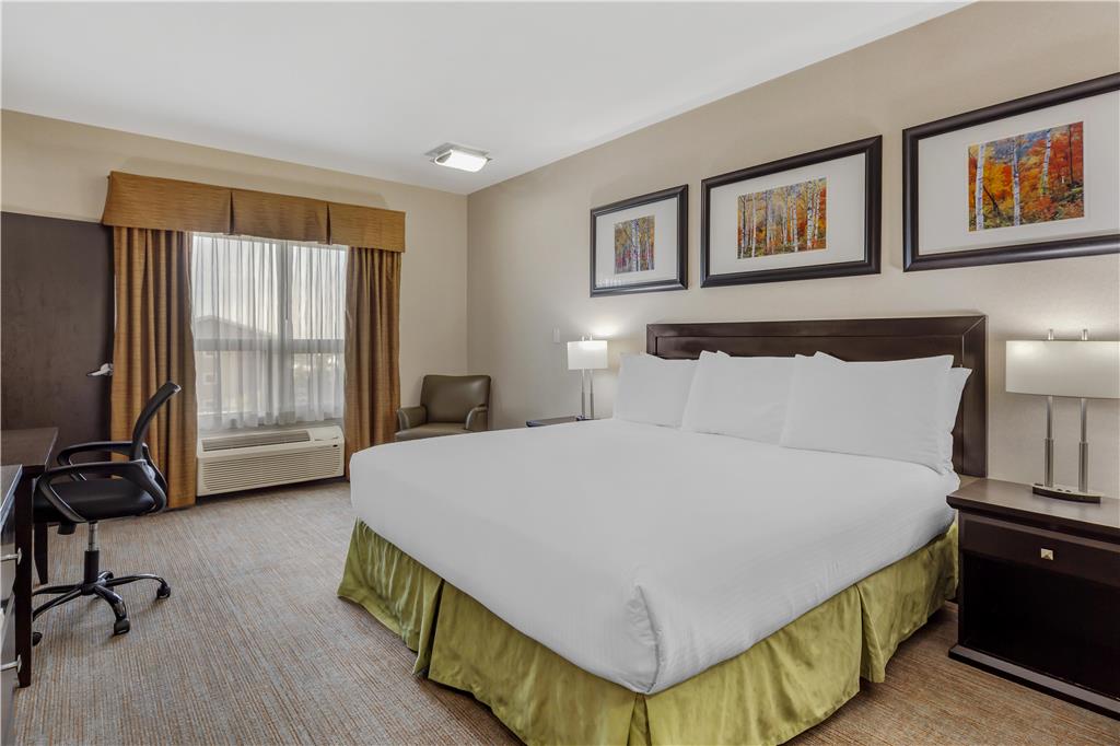 Фото Best Western Wainwright Inn & Suites