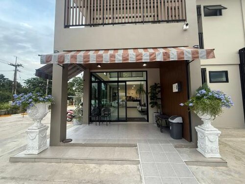 Гостиница Cha V Place Buriram в Бурираме