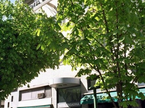 Гостиница Hotel Engadina в Комо