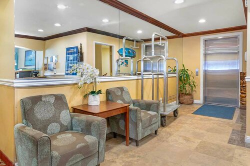 Гостиница Best Western Harbour Inn & Suites Huntington - Sunset Beach в Хантингтон-Бич