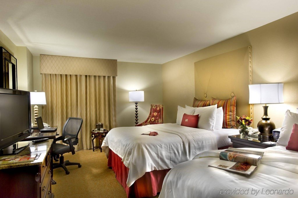 Фото Crowne Plaza New Orleans French Quarter