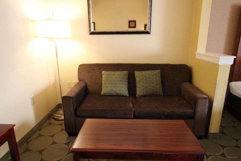 Фото Comfort Suites Near University