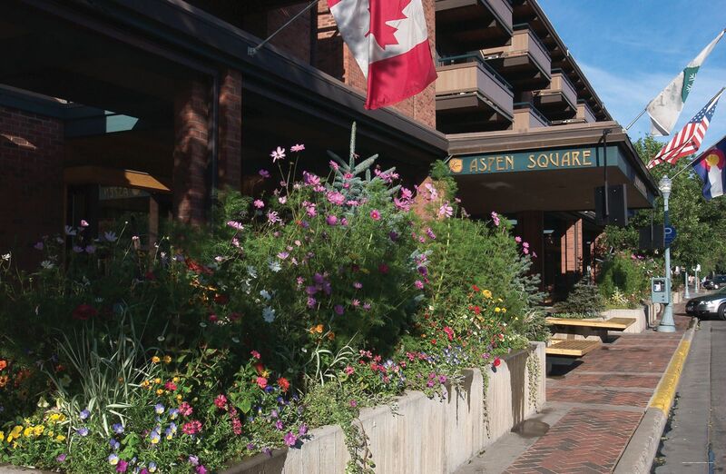 Фото Aspen Square Condominium Hotel