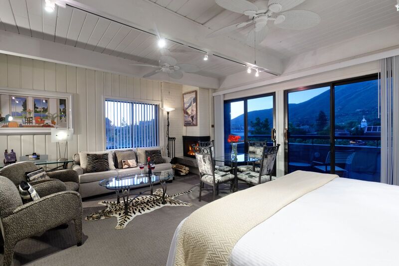 Фото Aspen Square Condominium Hotel