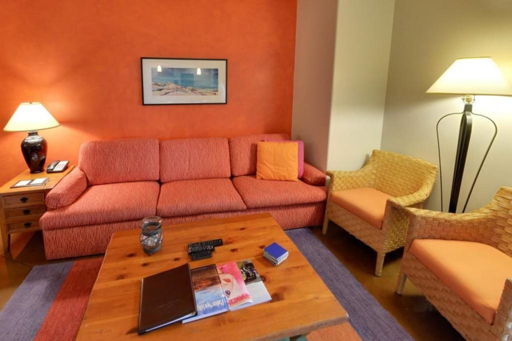 Фото Embarc Palm Desert