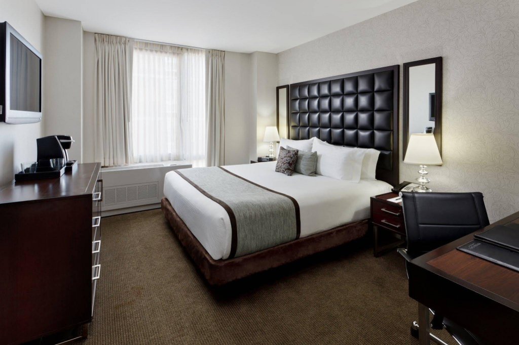 Фото Distrikt Hotel New York City, Tapestry Collection by Hilton