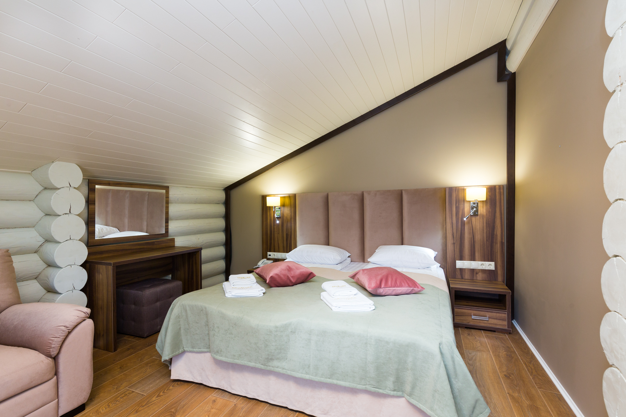 Фото Династия