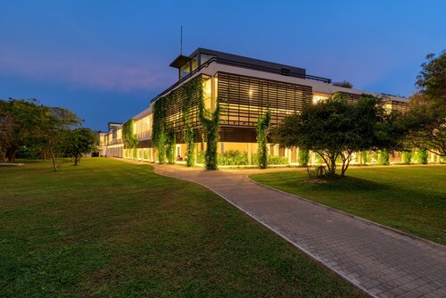 Внешний вид отеля DoubleTree by Hilton Weerawila Rajawarna Resort в Вееравиле, фото 2