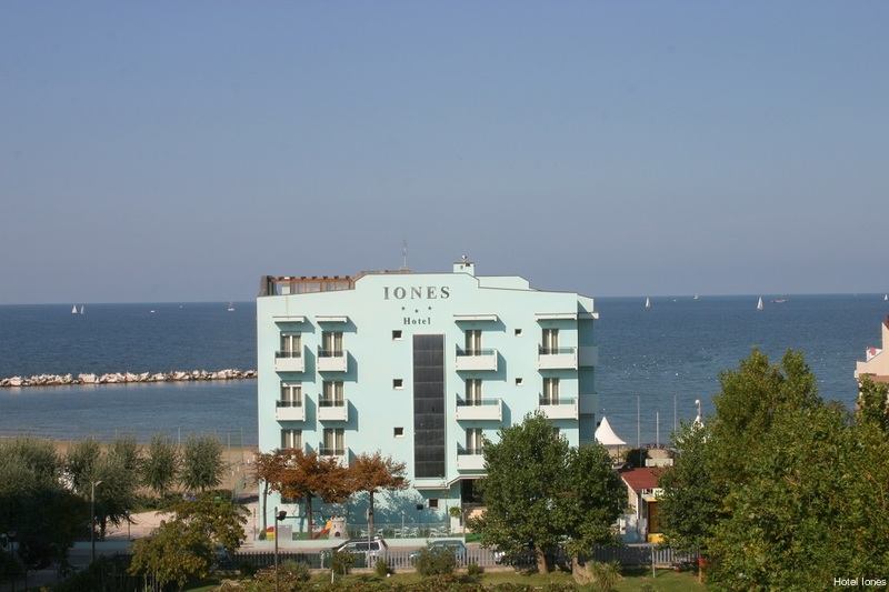 Фото Hotel Iones