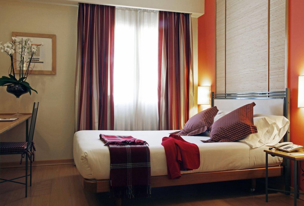 Фото Hotel Indigo Madrid - Princesa, an Ihg Hotel