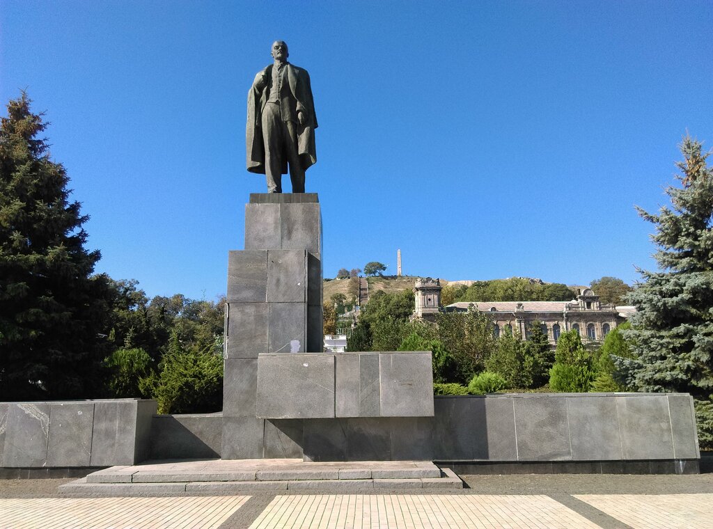 Monument, memorial V.I. Lenin, Kerch, photo