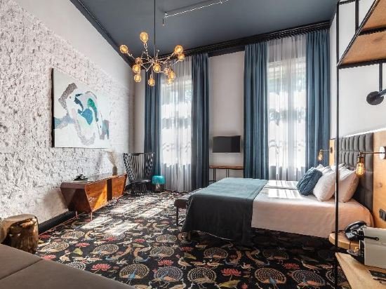 Фото отеля 2