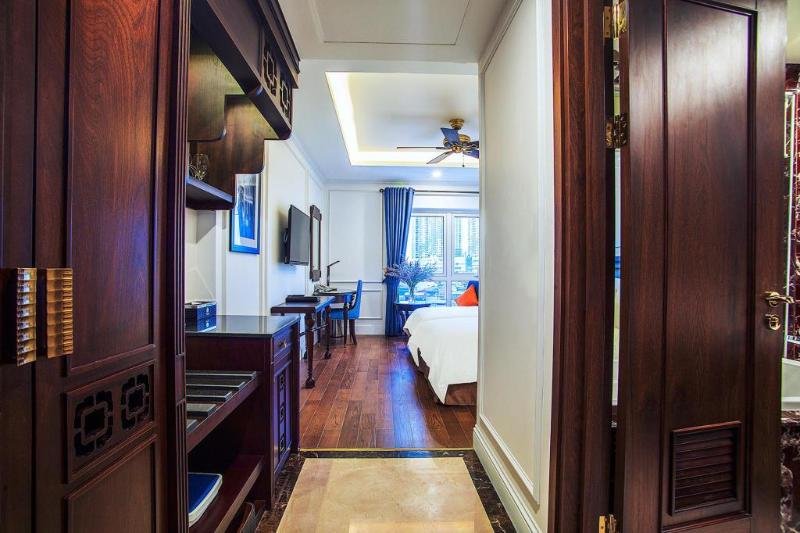 Фото New Era Hotel and Villa