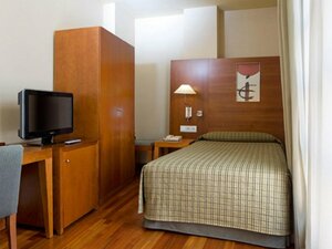 Гостиница Nh Valencia Las Artes