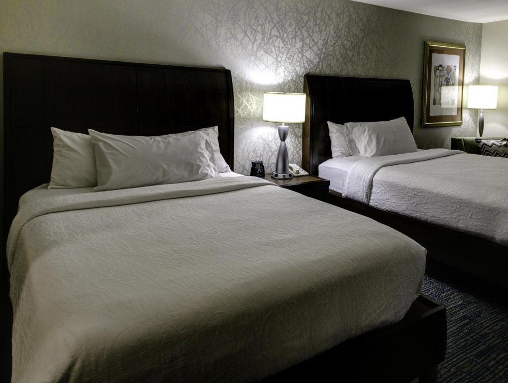 Фото Hilton Garden Inn Overland Park