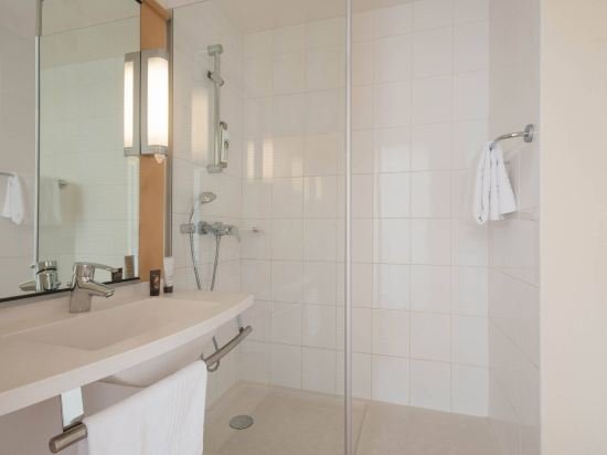 Фото Ibis Nantes Centre Gare Sud 