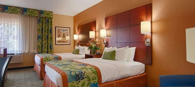 Фото Best Western Plus Fresno Inn