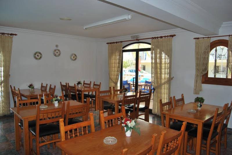 Фото Bella Maria Apartments & Pool Club