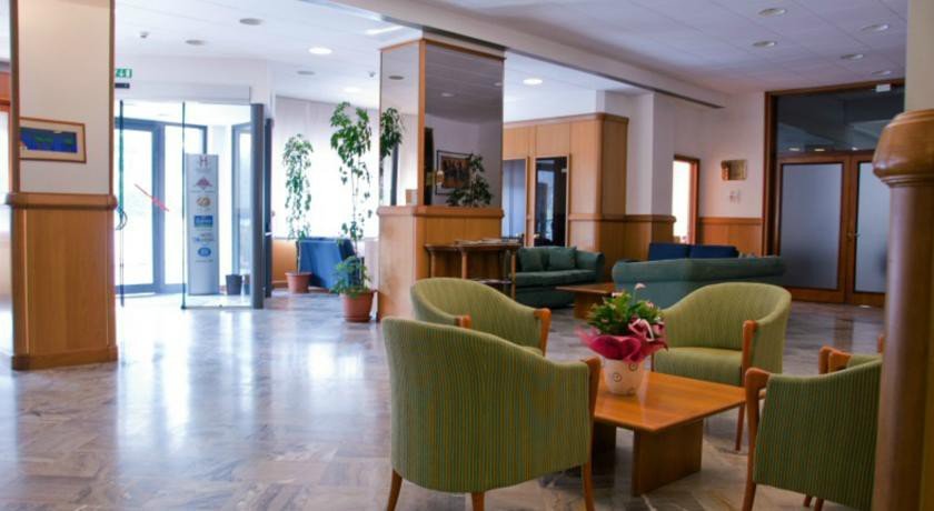 Фото Hotel Touring Falconara Marittima