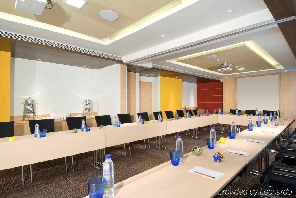 Фото Ibis Pune Viman Nagar Hotel