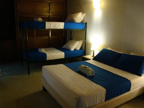 Хостел Yellow House Hostel в Медельине