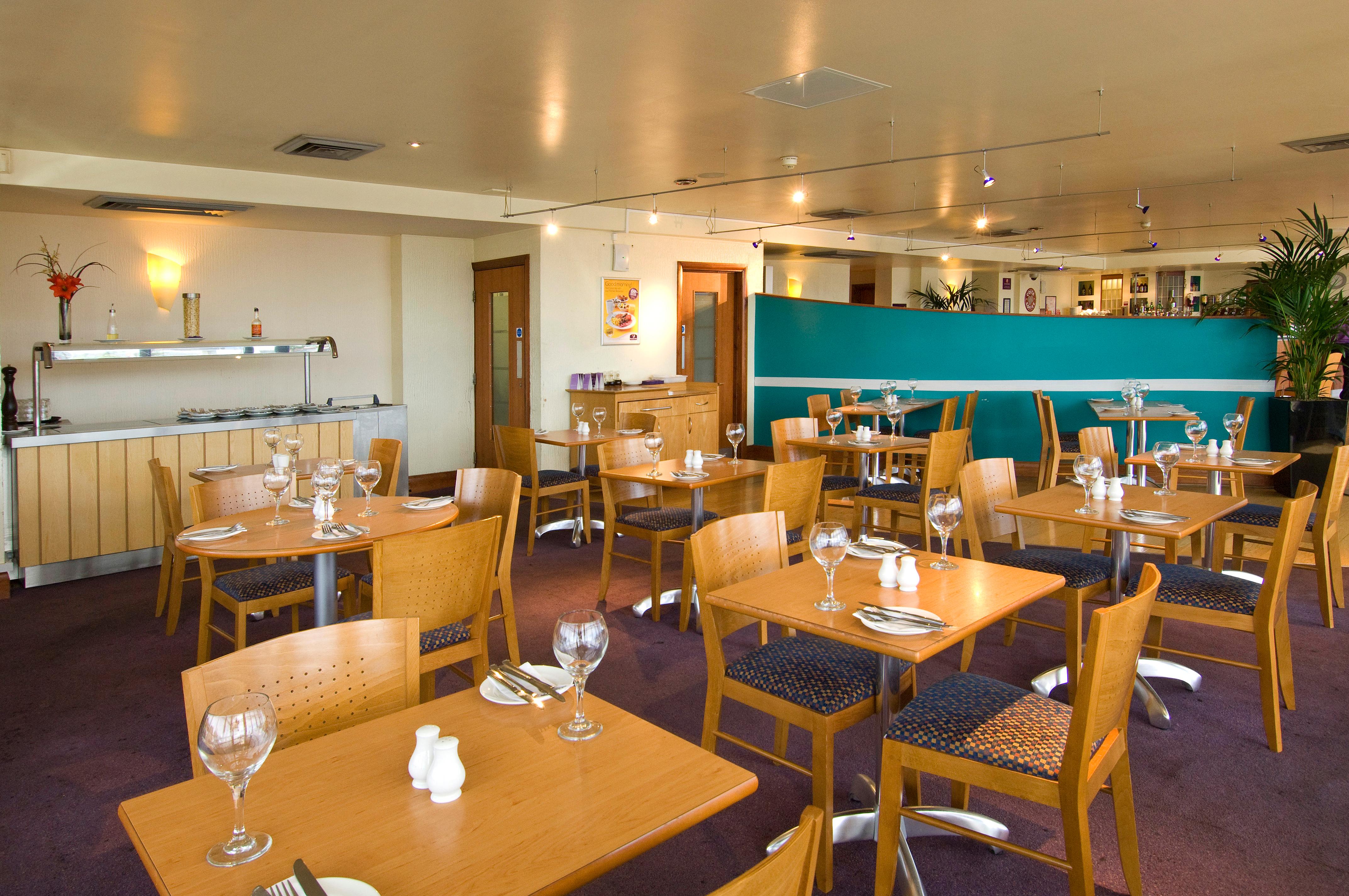 Фото Premier Inn Southampton Airport Hotel