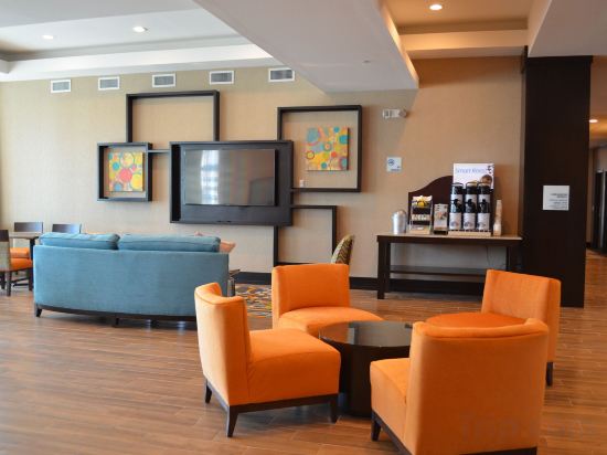 Фото Holiday Inn Express & Suites Austin South, an Ihg Hotel