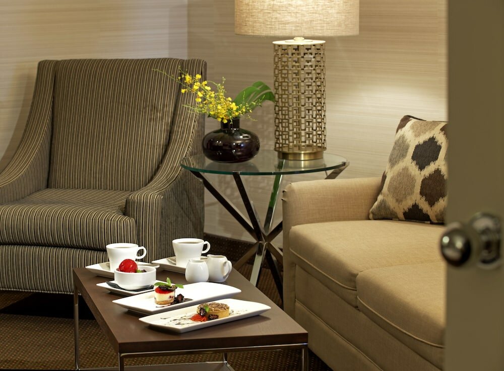 Фото Cambridge Suites Toronto