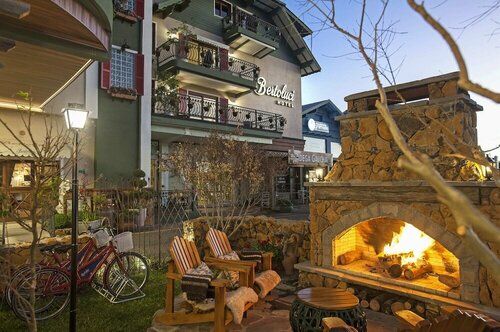 Внешний вид отеля Hotel Bertoluci в Грамаду, фото 2