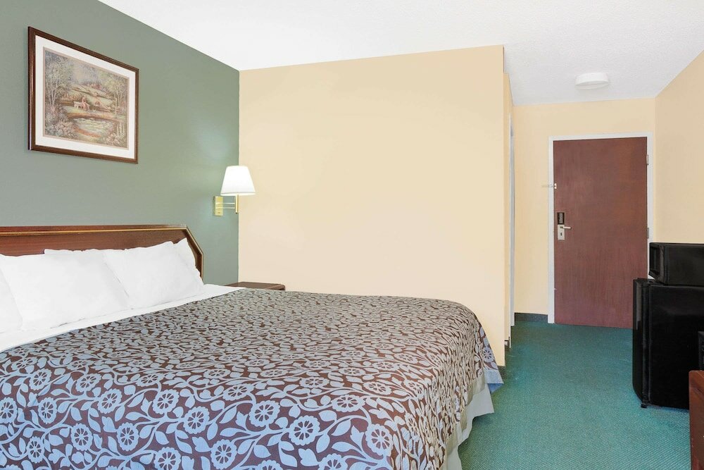 Фото Days Inn by Wyndham Lincoln
