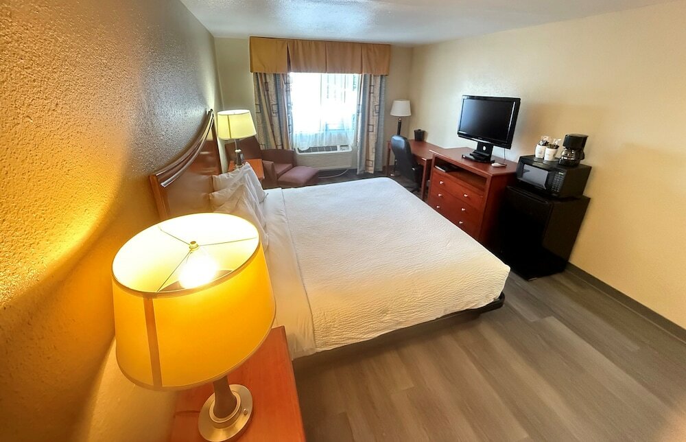 Фото Travelodge by Wyndham Klamath Falls