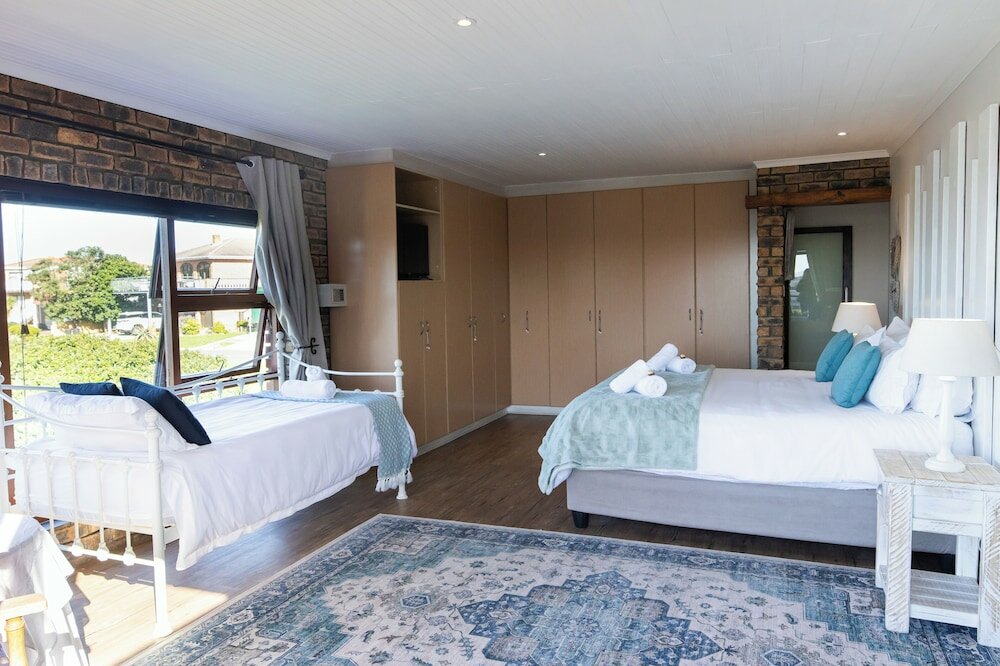 Фото White Shark Guest House