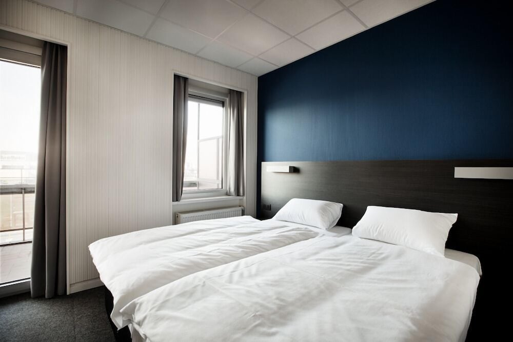 Фото Antwerp Harbour Hotel