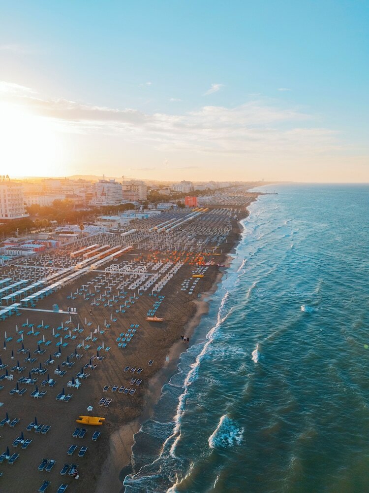 Фото The Promenade Luxury Wellness Hotel