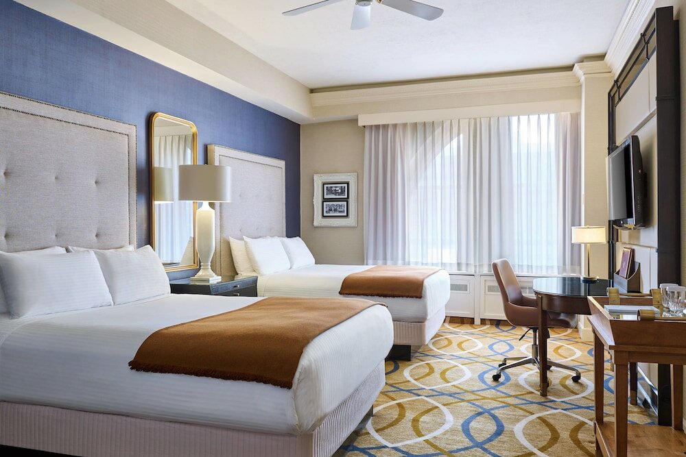 Фото Отель The Brown Palace Hotel and Spa