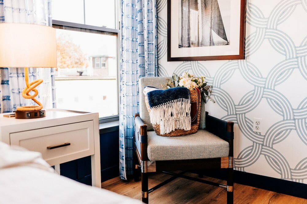 Фото Salem Waterfront Hotel & Suites