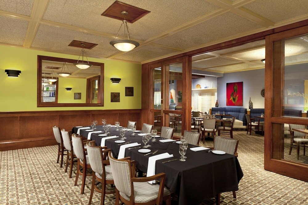 Фото Four Points by Sheraton Bakersfield