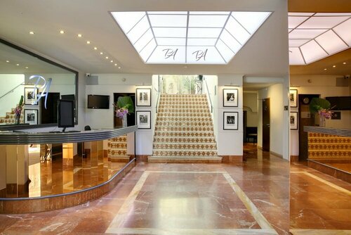 Внешний вид отеля Best Western Premier Le Patio des Artistes в Каннах, фото 2