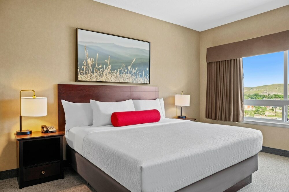 Фото Ramada by Wyndham Drumheller Hotel & Suites