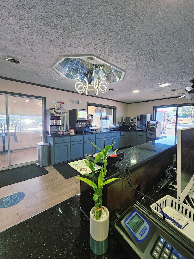 Фото Super 8 by Wyndham Hillsville