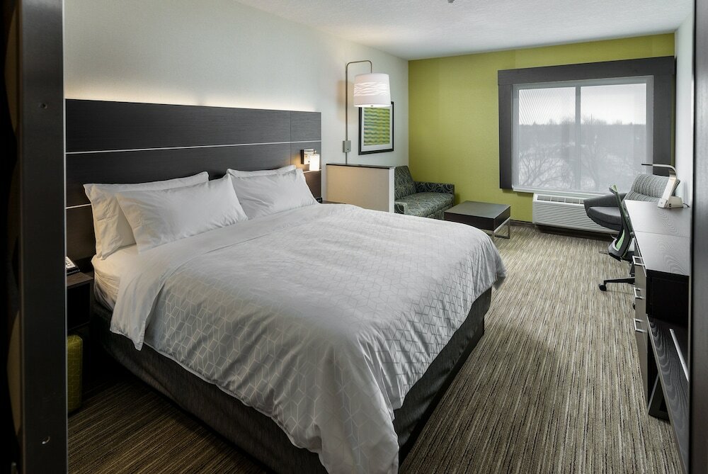 Фото Holiday Inn Express & Suites Brandon, an Ihg Hotel