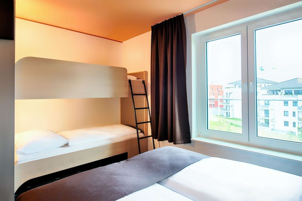 Фото B&b Hotel Rostock-Hafen