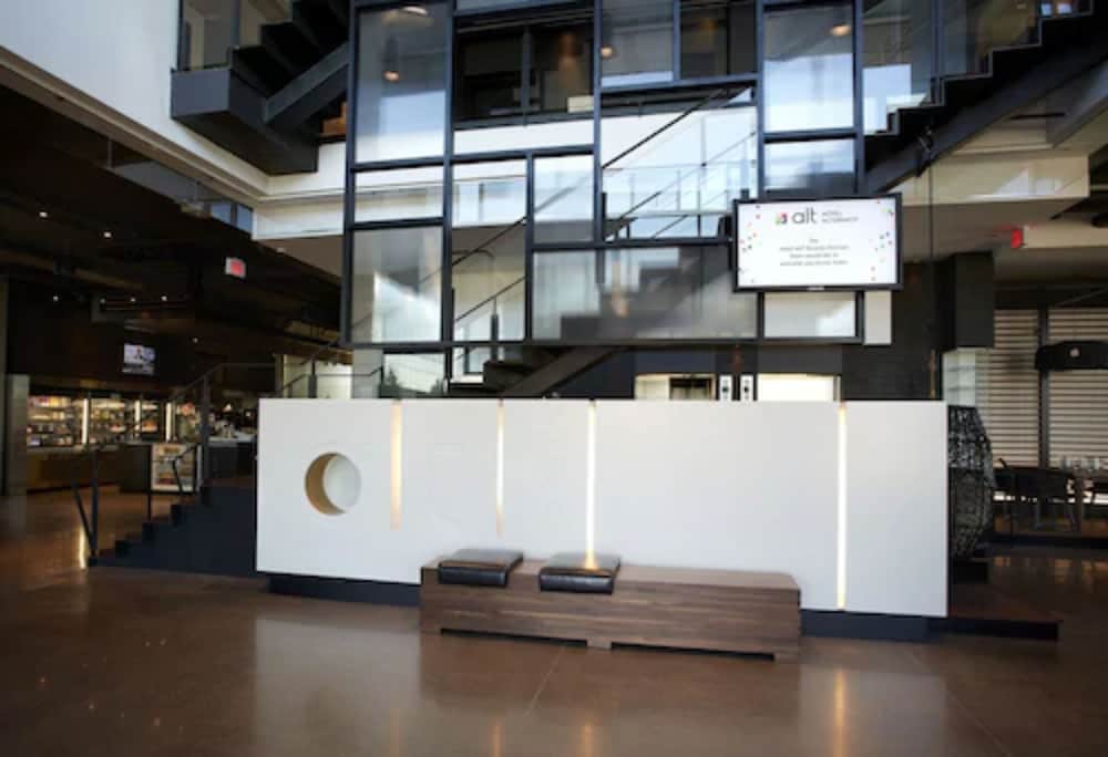 Фото Alt Hotel Toronto Airport