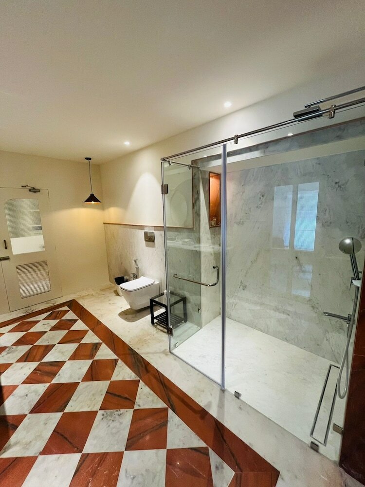 Фото Shikarbadi Hotel