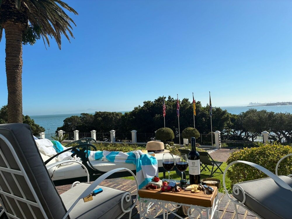 Фото Manor on the Bay