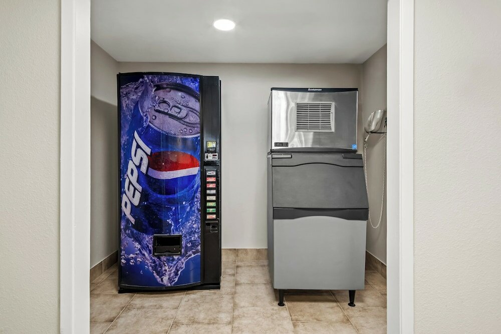 Фото Regency Inn & Suites