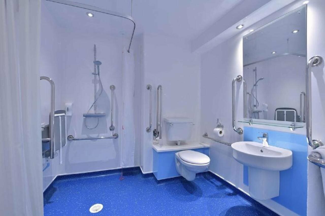 Фото Travelodge Manchester Central
